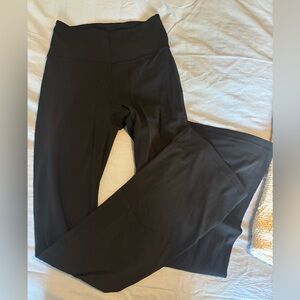 Lululemon Groove Nulu Super High-Rise Flared Pant - LIKE NEW!